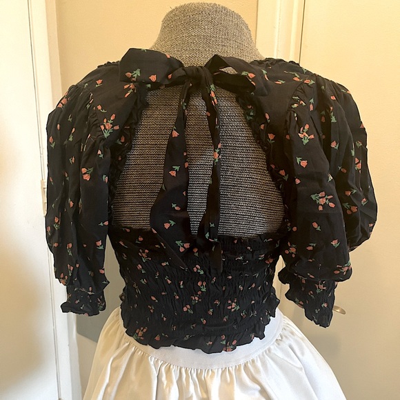 Cute country style cropped top with half sleeves - Picture 3 of 9